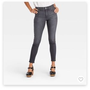 Women’s pants worn once. Bought from target.